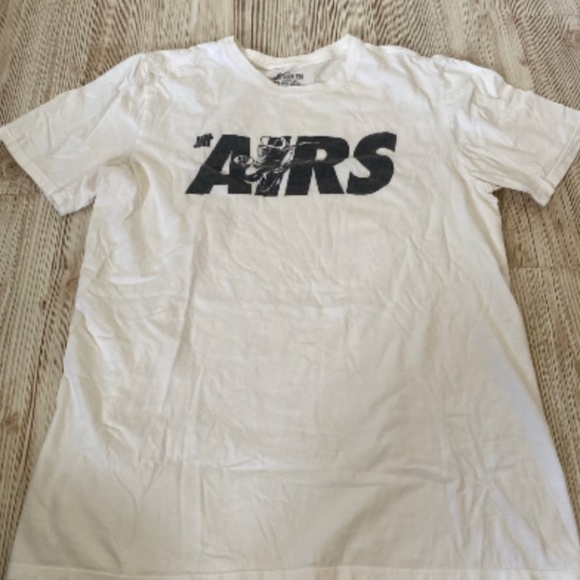 Men's nike bundle tshirt bundle, size small and medium graphic t-shirts - Picture 2 of 8